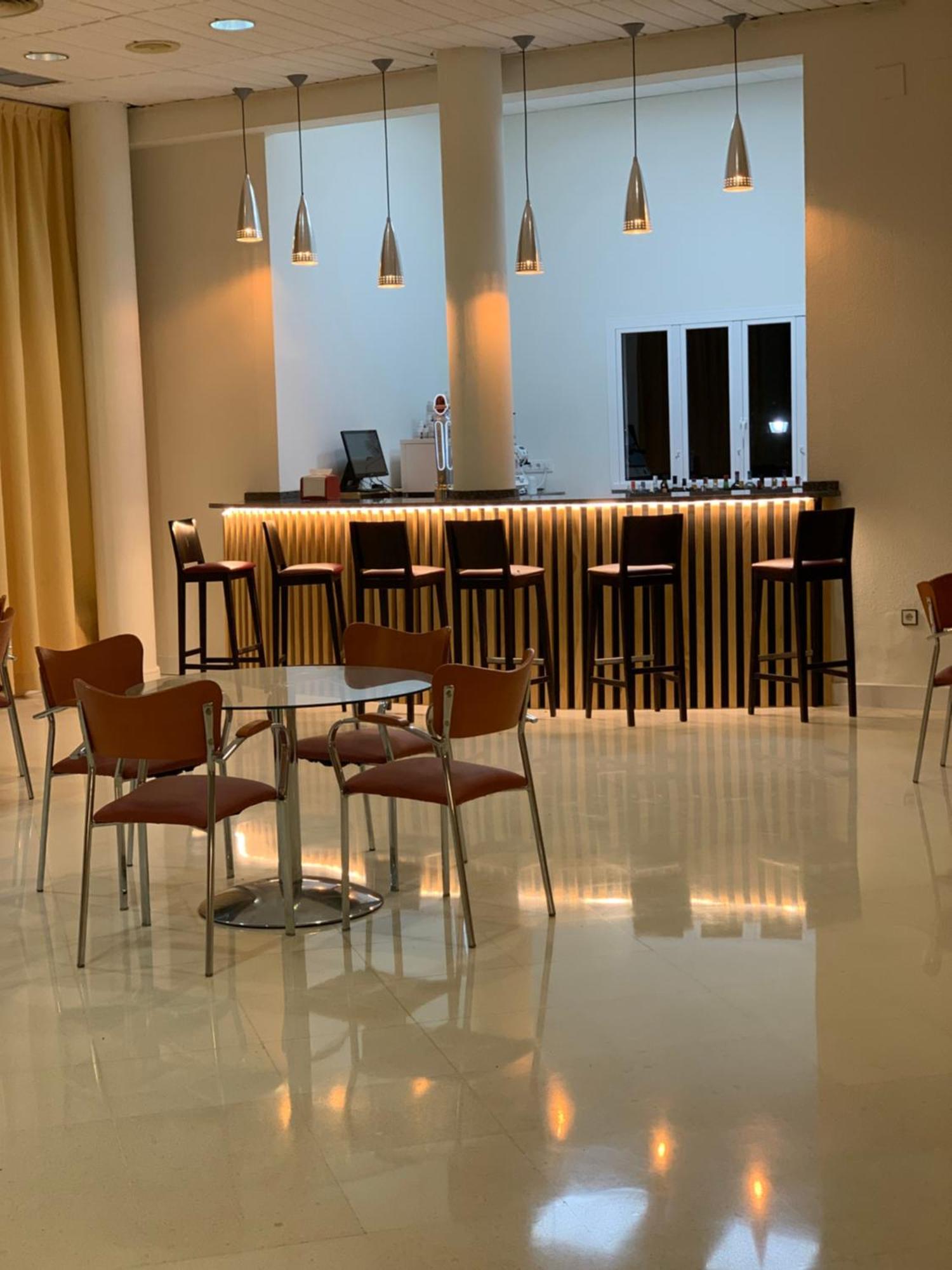 Hospedium Hotel Blu Torre De Sevilla Torre de la Reina ภายนอก รูปภาพ