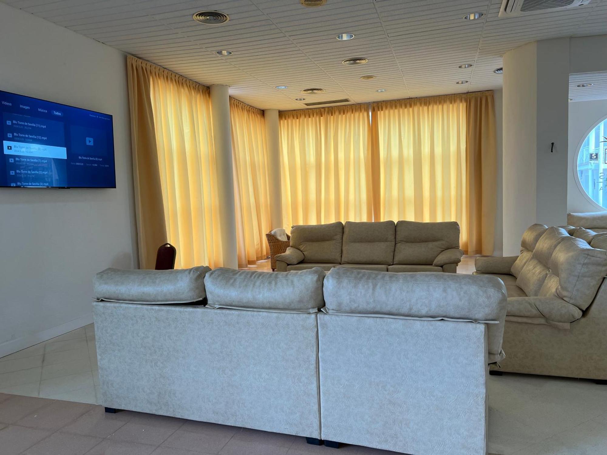 Hospedium Hotel Blu Torre De Sevilla Torre de la Reina ภายนอก รูปภาพ