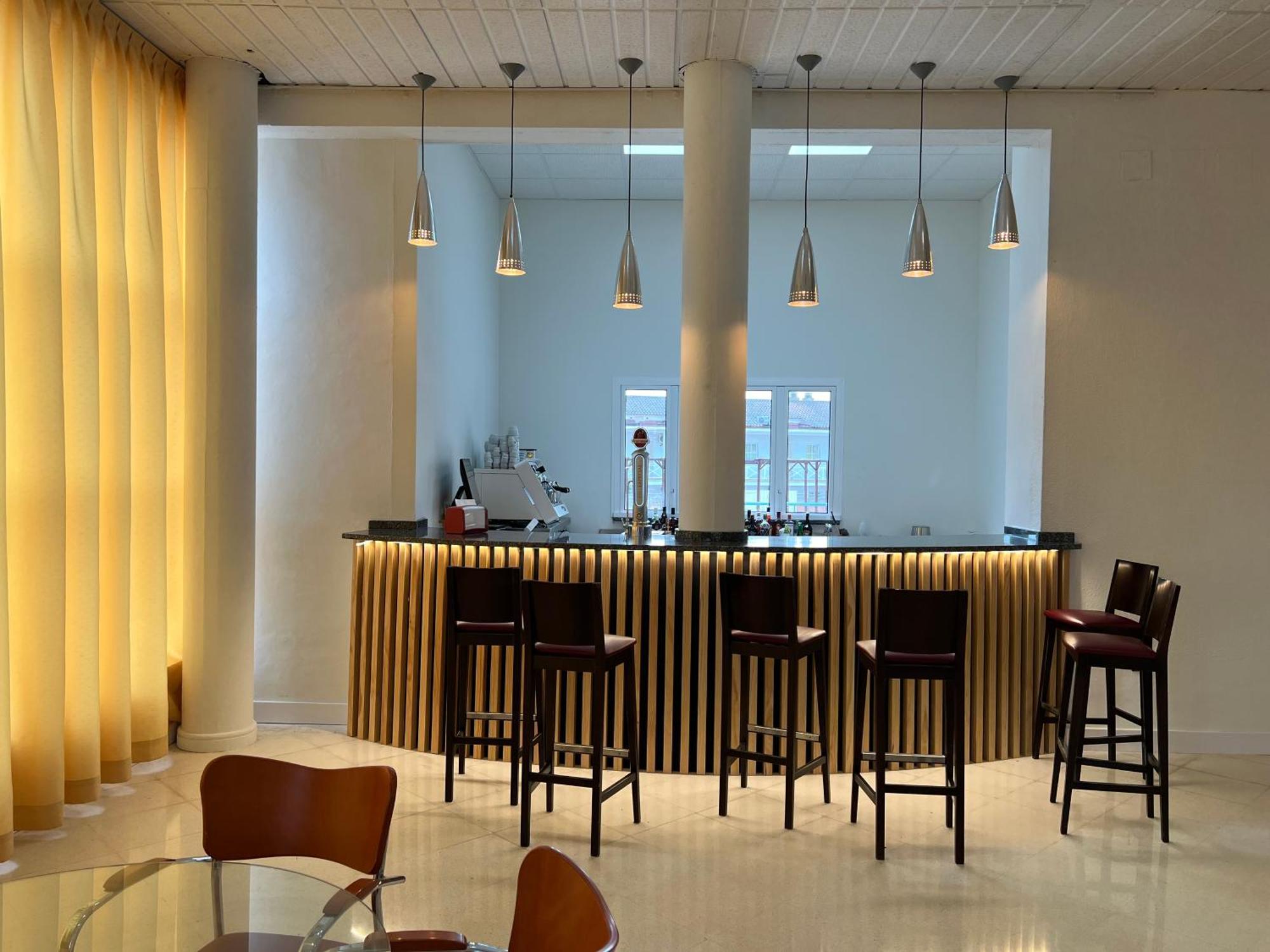 Hospedium Hotel Blu Torre De Sevilla Torre de la Reina ภายนอก รูปภาพ