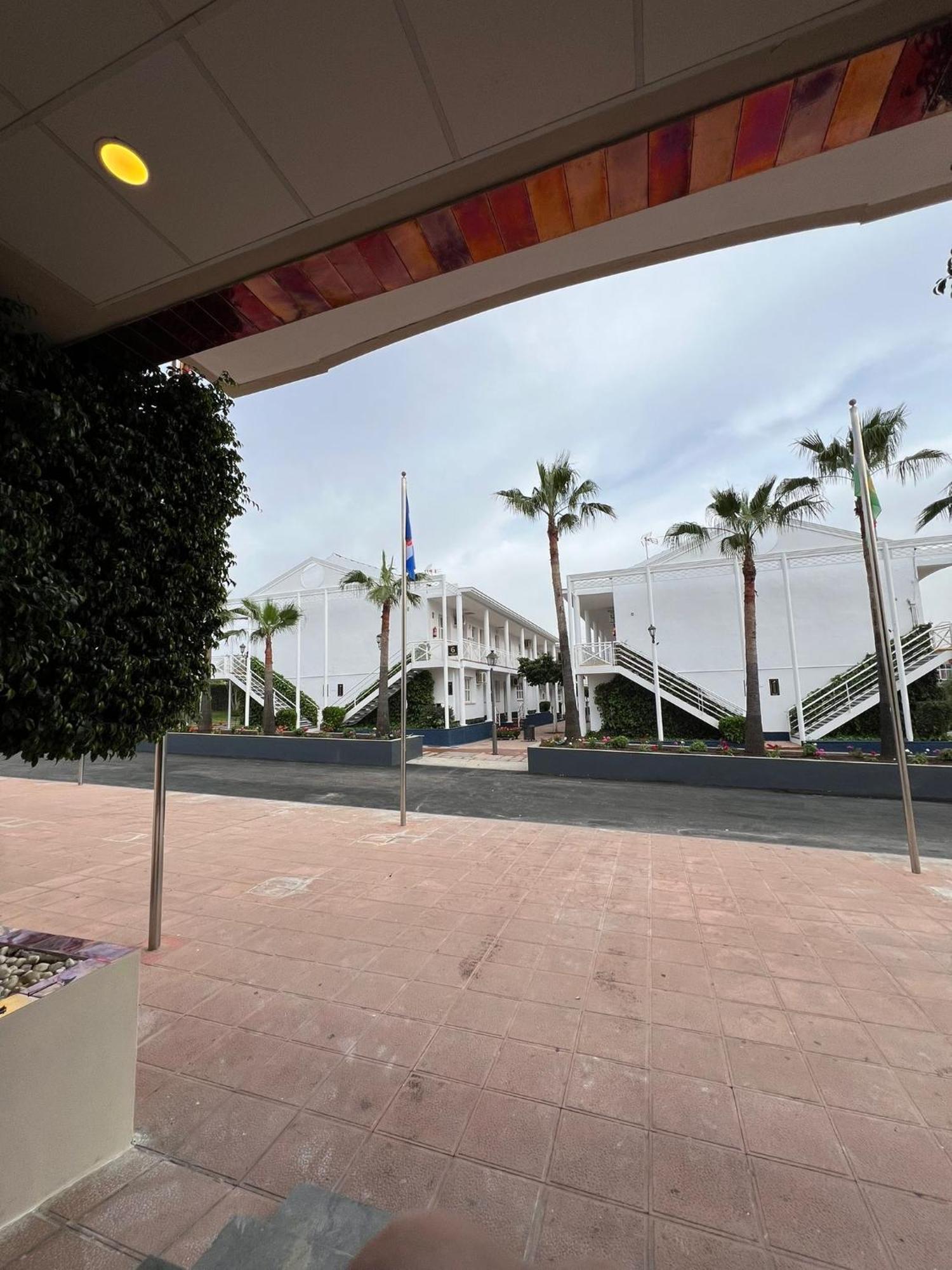 Hospedium Hotel Blu Torre De Sevilla Torre de la Reina ภายนอก รูปภาพ