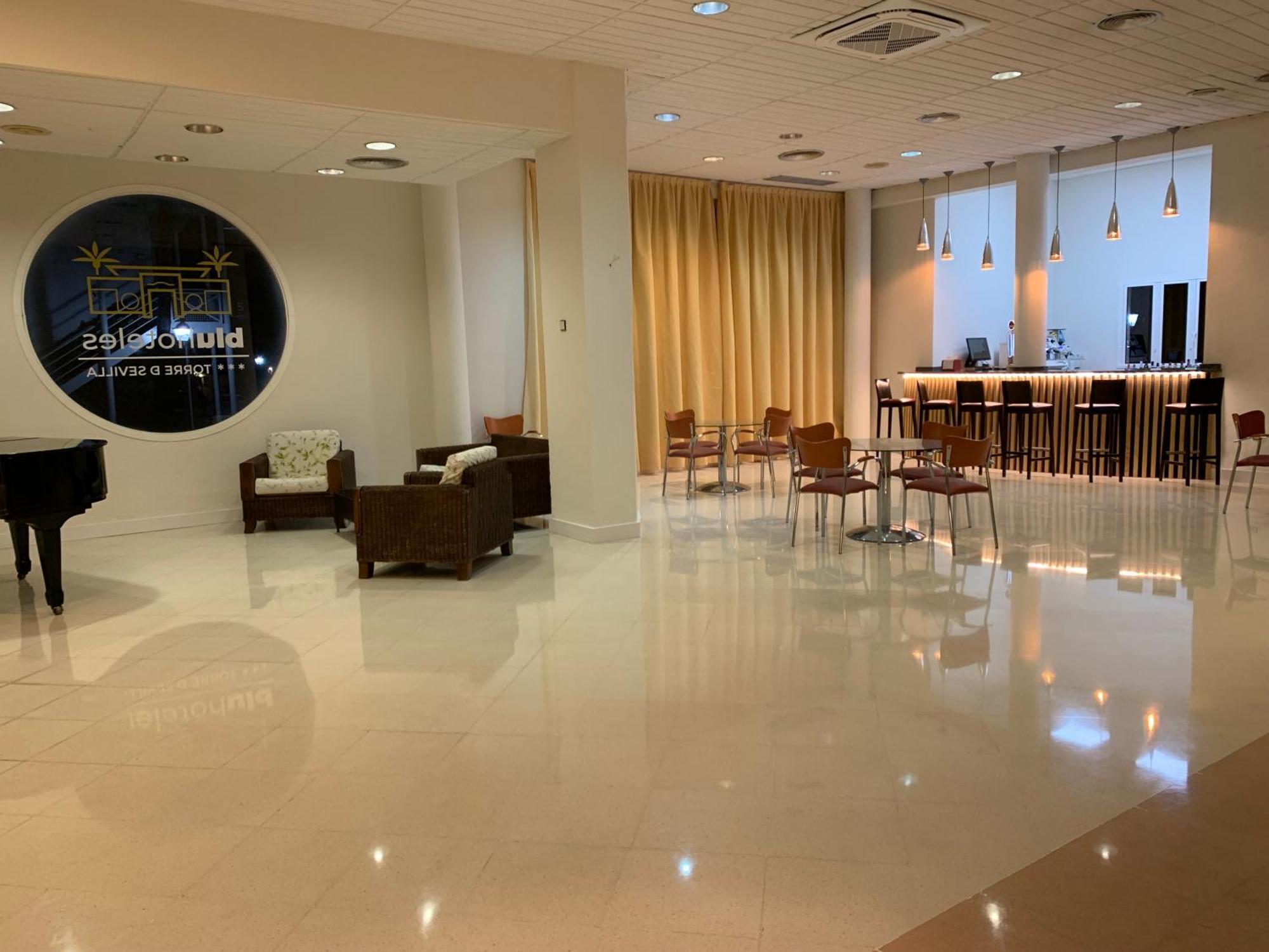 Hospedium Hotel Blu Torre De Sevilla Torre de la Reina ภายนอก รูปภาพ