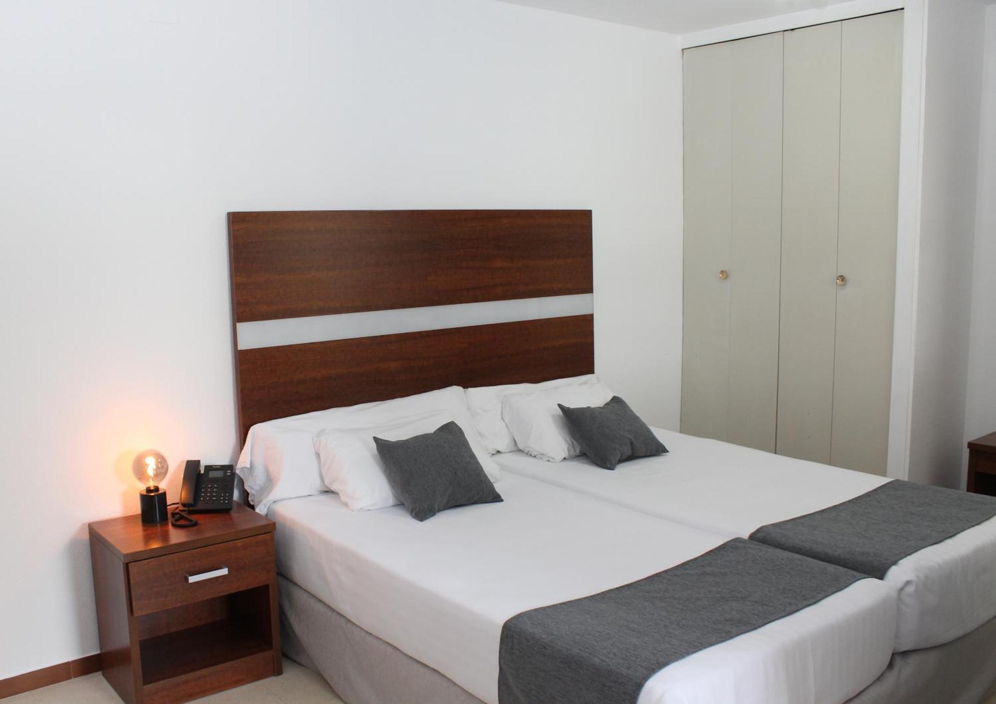 Hospedium Hotel Blu Torre De Sevilla Torre de la Reina ภายนอก รูปภาพ